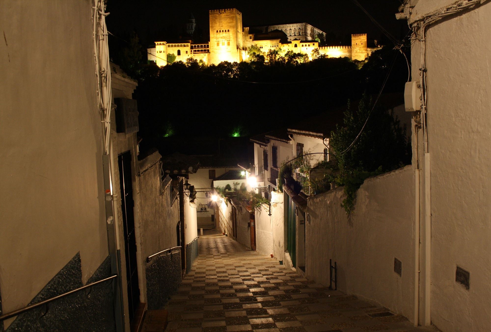 reservar tours guiados Paseo al anochecer noche Albaicín y Sacromonte Gitano granada